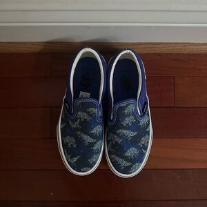 Vans Kids Classic Slip on Shoe, Robotic Dino, Dinosaur, kids size 1, True Blue